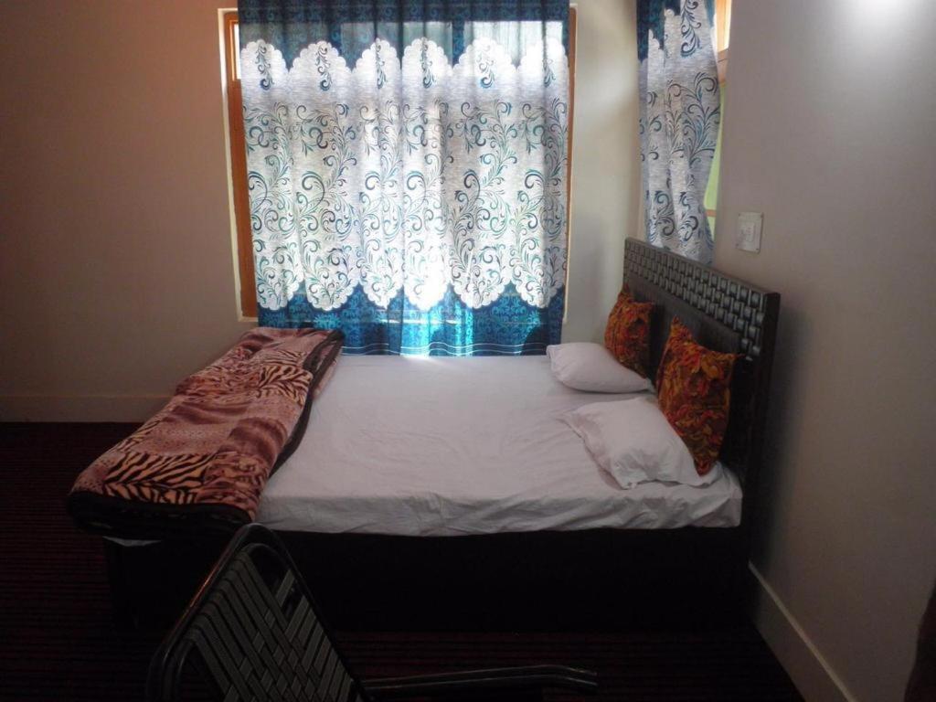 My Guest House Srīnagar Exterior foto
